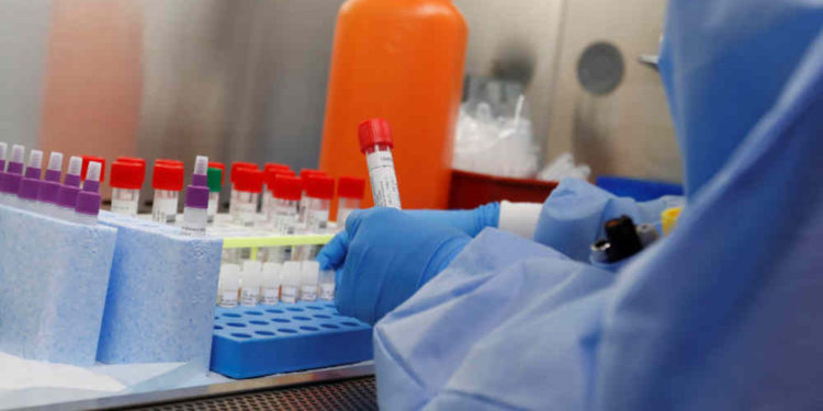 Ministerio de Salud de Israel aprueba tratamientos experimentales para coronavirus