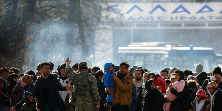 Turquía envía fuerzas especiales a su frontera con Grecia para evitar el retorno de migrantes