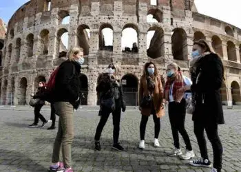 Récord de muertes por coronavirus en Italia: 475 en un día