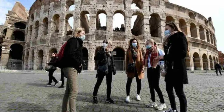 Récord de muertes por coronavirus en Italia: 475 en un día