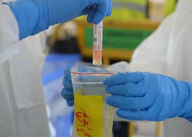 Israel firma acuerdo con China que permitirá realizar 10 mil pruebas de coronavirus diarias