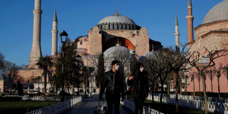 Turcos aseguran que el coronavirus es una “conspiración sionista”