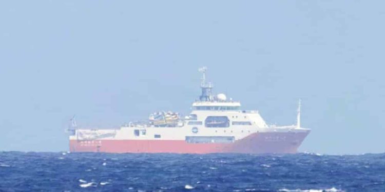 Barco chino es visto cerca de Malasia en medio de una creciente tensión territorial