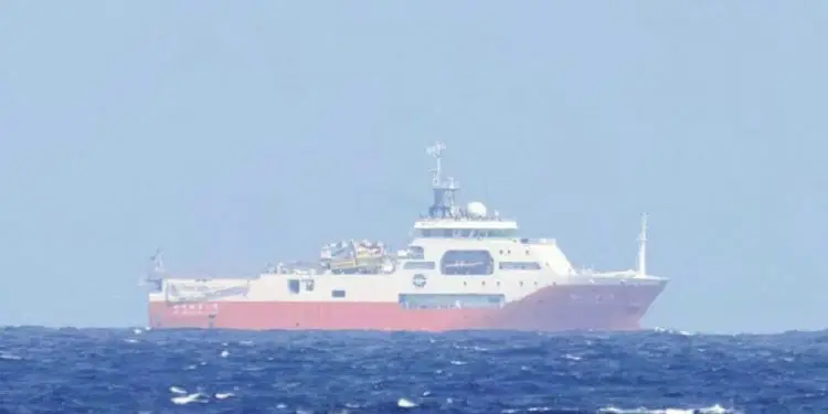 Barco chino es visto cerca de Malasia en medio de una creciente tensión territorial