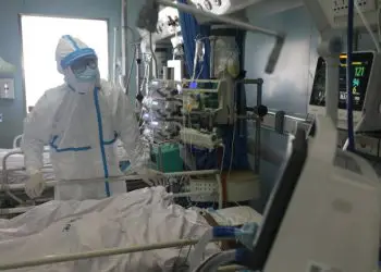El Coronavirus viaja en el aire el doble de distancia del que se creía según nuevo estudio