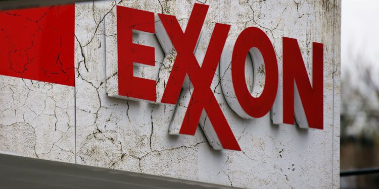 El gigante petrolero Exxon se ahoga en deudas