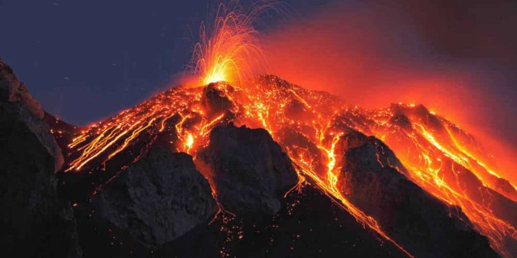 El despertar de la región volcánica de Islandia “podría causar trastornos durante siglos”
