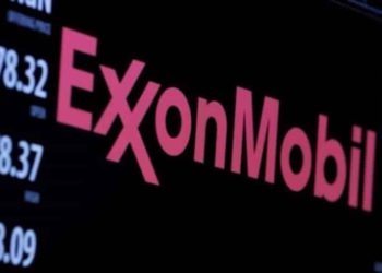 Exxon reduce sus gastos en $ 10 mil millones a medida que los precios del petróleo colapsan