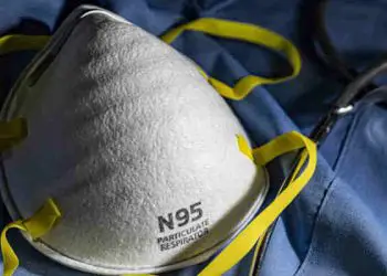 Mascarillas N95 pueden ser descontaminadas de su exposición al coronavirus