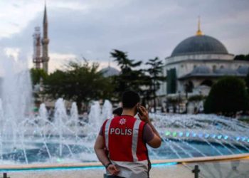 Mezquita en Turquía es convertida en un “supermercado” temporal