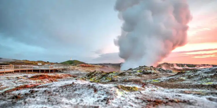 Región volcánica en Islandia se activa después de 800 años