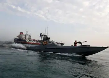 La Marina iraní incauta temporalmente un buque, provocando alerta en el Golfo Pérsico