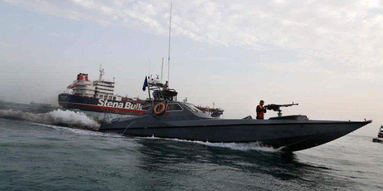 La Marina iraní incauta temporalmente un buque, provocando alerta en el Golfo Pérsico