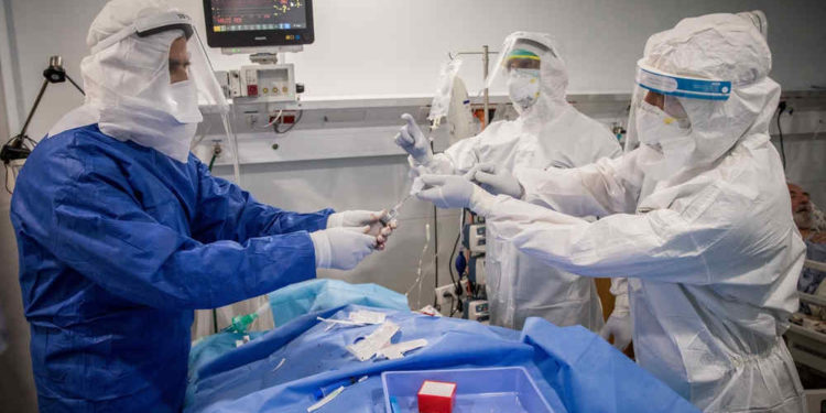 Médicos de Israel muestran cómo el COVID-19 daña al corazón
