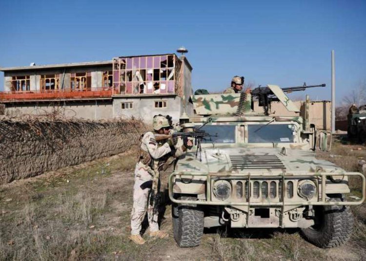 Seis trabajadores de base militar de EE.UU. en Afganistán mueren acribillados