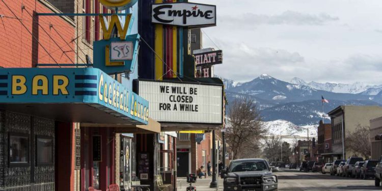 Volantes antisemitas son colocados en autos en Montana
