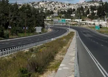 Israel mejora las carreteras y ferrocarriles en medio de la crisis por el coronavirus