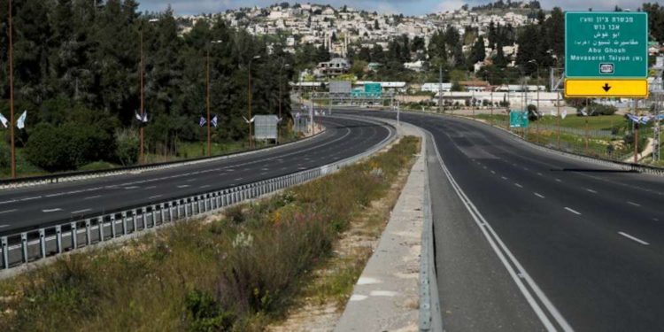 Israel mejora las carreteras y ferrocarriles en medio de la crisis por el coronavirus