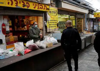 Gobierno de Israel aprueba apertura de tiendas y salones de belleza