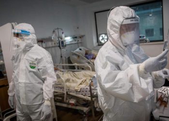 El número de muertes por coronavirus en Israel aumenta a 300