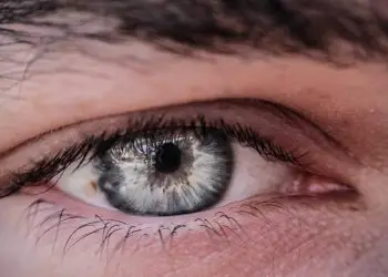 Coronavirus puede sobrevivir en el ojo humano, según cientificos chinos