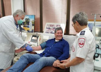 Israelíes enfermos de COVID-19 son tratados con anticuerpos de pacientes recuperados
