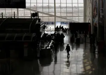 Viajes aéreos a través de Estados Unidos ha disminuido un 95%