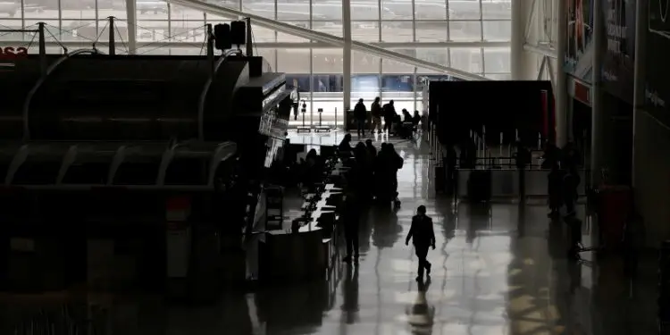 Viajes aéreos a través de Estados Unidos ha disminuido un 95%