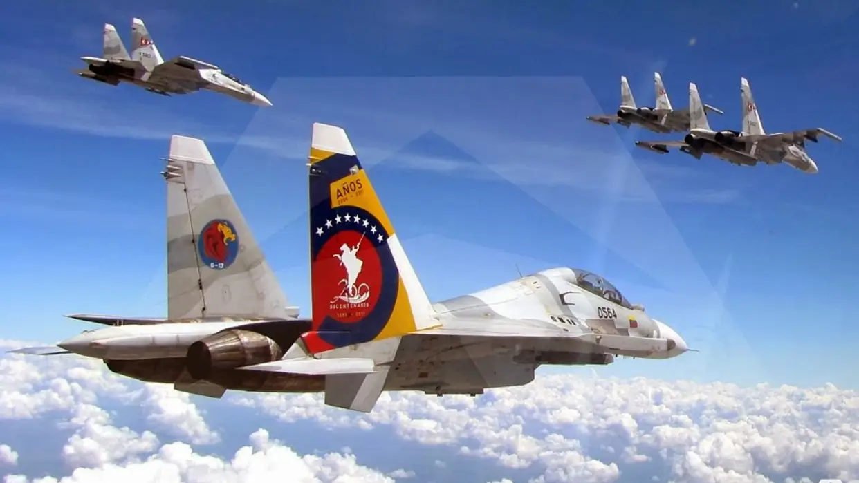 Cazas Su-30 y F-16 de Venezuela saludan a segundo buque iraní