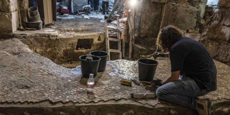 Arqueólogos israelíes descubren complejo de hace 2000 años junto al Muro Occidental