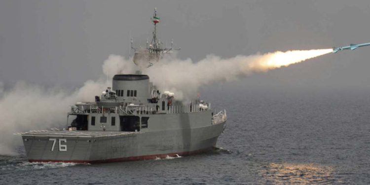 Irán asegura que un “error técnico” provocó el accidente que destruyó uno de sus buques