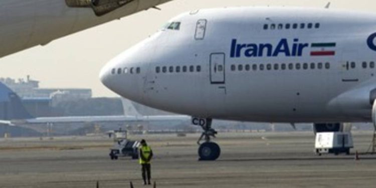 Estados Unidos solicita a Irán un avión fletado para deportar a once iraníes