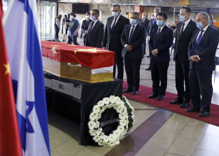 Israel rinde honores a embajador chino fallecido antes