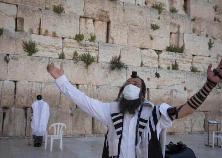 ¿La pandemia de coronavirus hará obsoletas las sinagogas en Israel?