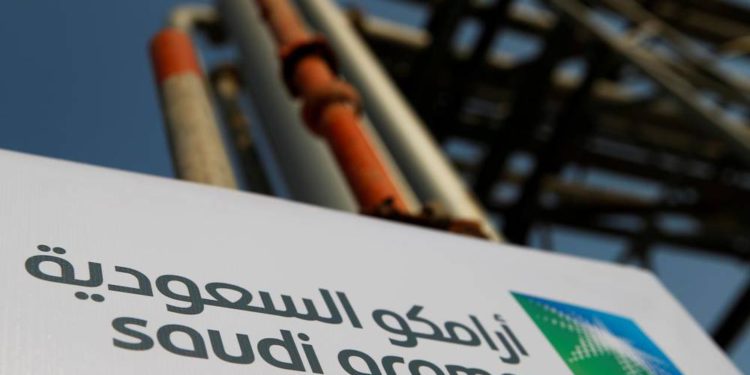 Arabia Saudita detiene sus plataformas de perforación debido a la baja demanda de petróleo