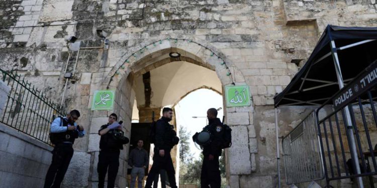 Policía arresta a ocho musulmanes en el Monte del Templo por gritar “consignas nacionalistas”