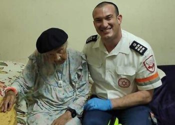 Sobreviviente del Holocausto de 99 años se recupera del COVID-19