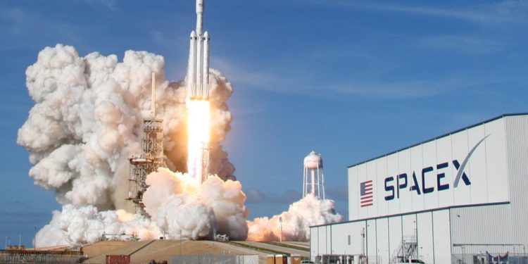 Lanzamiento histórico de SpaceX podría marcar una nueva era en la exploración espacial