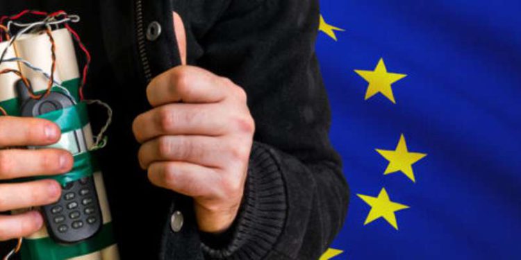 La Unión Europea financia a los “terroristas en traje”