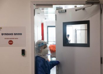 Nuevos casos de coronavirus en Israel aumentaron cinco veces el sábado
