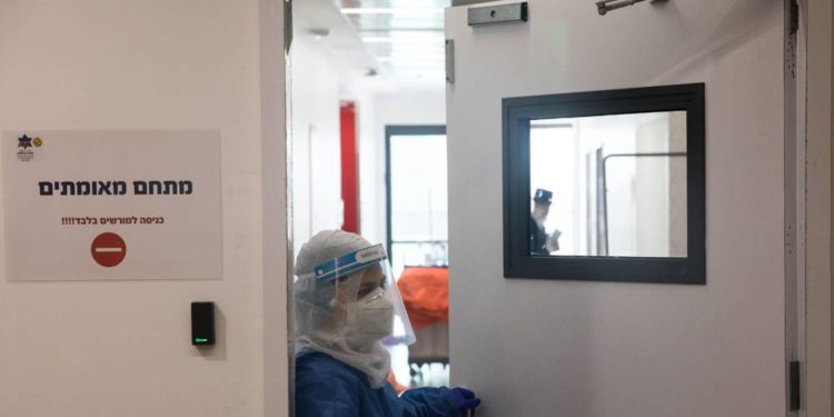 Nuevos casos de coronavirus en Israel aumentaron cinco veces el sábado