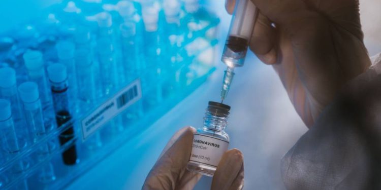 Bennett: Instituto biológico de Israel desarrolló una vacuna contra el COVID-19