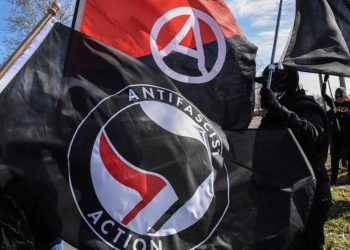 Turquía busca vincular a la milicia kurda YPG de Siria con ANTIFA tras el tuit de Trump