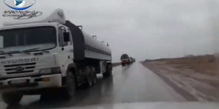Cisternas de petróleo entran a zonas controladas por las SDF en Siria