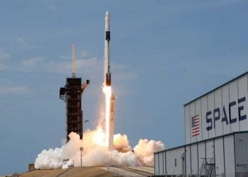 Capsula del SpaceX Crew Dragon se acopla con éxito a la Estación Espacial Internacional