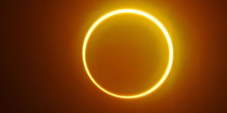 Impresionante eclipse solar tipo “anillo de fuego” oscurecerá partes de África y Asia