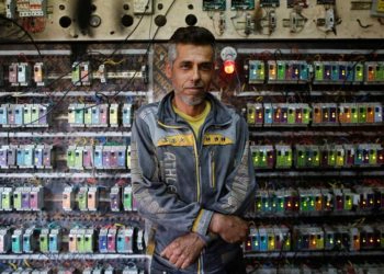 Irán firma contrato de dos años con Irak para exportar electricidad