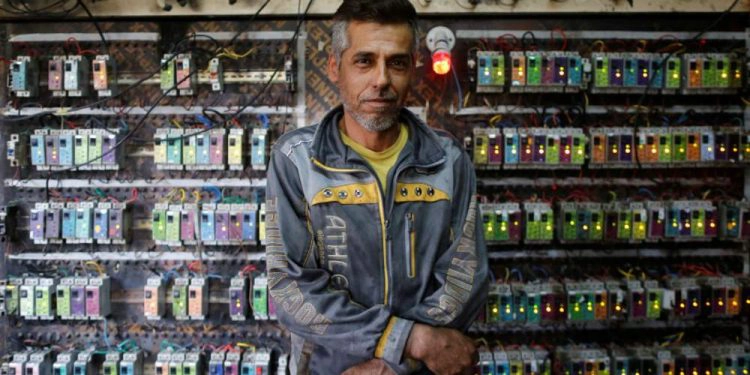 Irán firma contrato de dos años con Irak para exportar electricidad