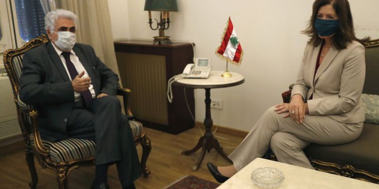 Embajadora de EE.UU. se reúne con ministro de Líbano para conversaciones sobre Hezbolá