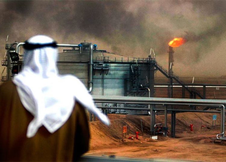 Emiratos Árabes Unidos asegura que los precios del petróleo volverán pronto a la “normalidad”